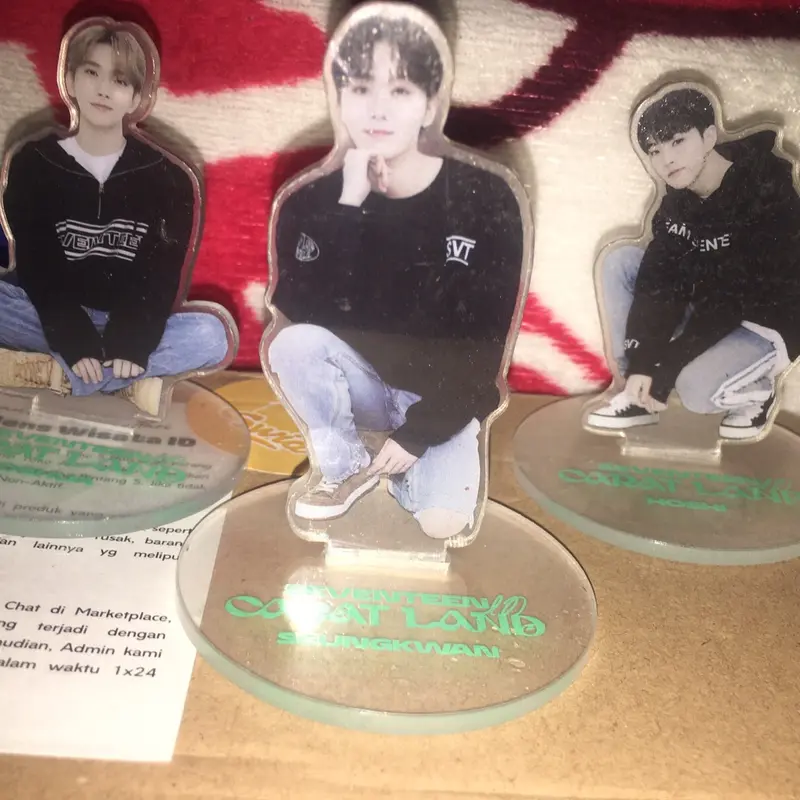 WTS Standee acrylic Caratland Seventeen 2022 0