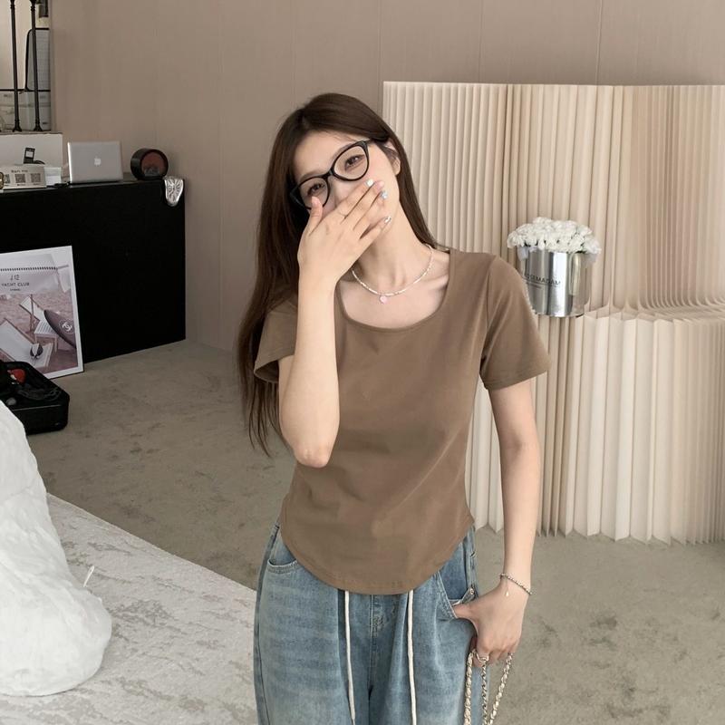 Product Introduction of [2098 Favorites] Regular Shoulder Short Sleeve T-Shirt for Women, Square Neck Top, Summer Plus Size, Regular Shoulder, Tummy Concealing, Slimming, Curved Design Top 26