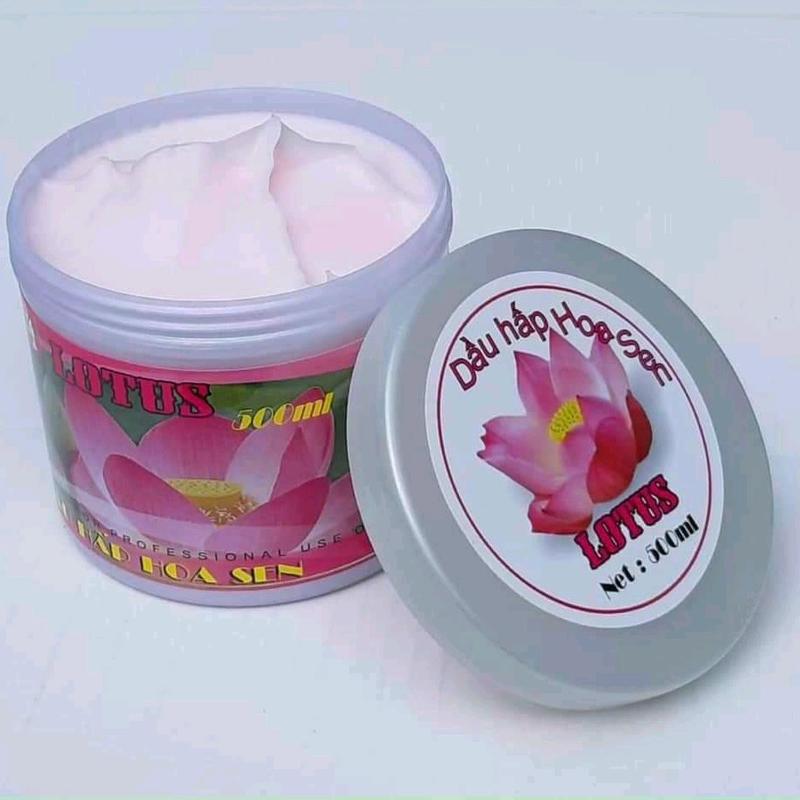 Dầu xả hoa sen giúp phục tóc khỏe, thơm, mượt.