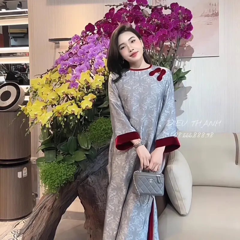 Áo gấm thọ dơi kết hợp tay nhung điệu đà dễ mặc Nữ Women Cổ Tròn
