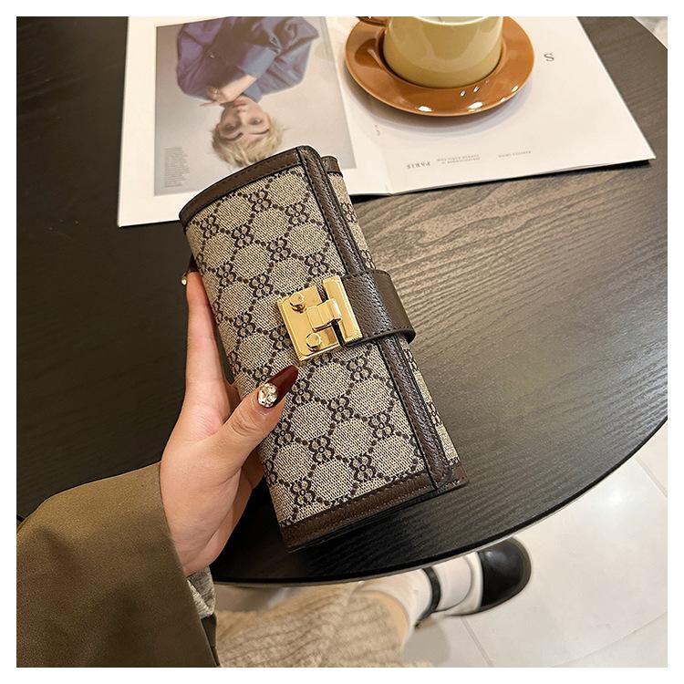 Product Introduction of Ladies' Short, High Appearance, Multi Slot, Three Fold Buckle, Hand-held Long Wallet 11