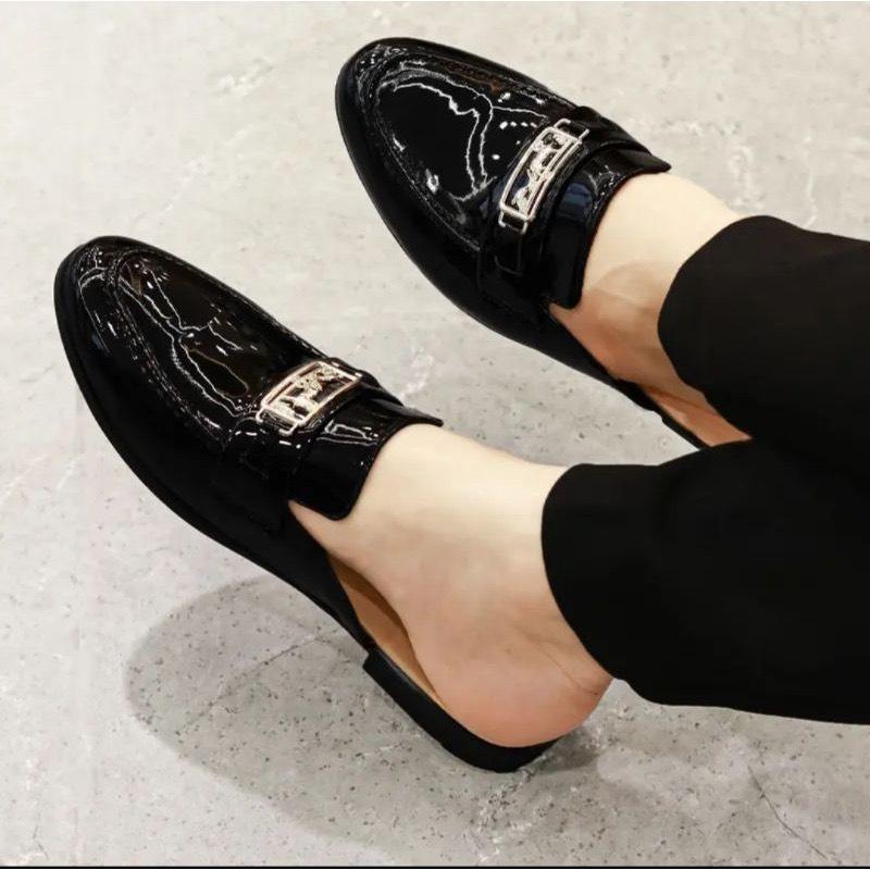 Sục nam cao cấp > giày sục cho nam, da bóng đính mác con ngựa > ( RẺ VÔ ĐỊCH ) phong cách lịch lãm sang trọng Shoes DéP Đế Bằng GiàY