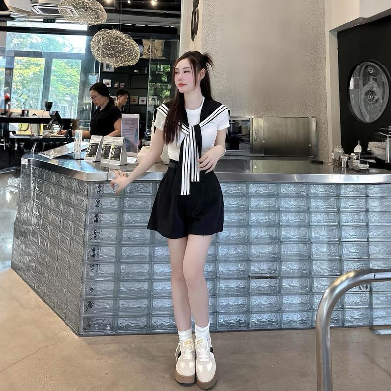 Set áo phông kèm khăn quàng thủy thủ kết hợp với quần short ngắn kèm đai Nữ Women Top Kem