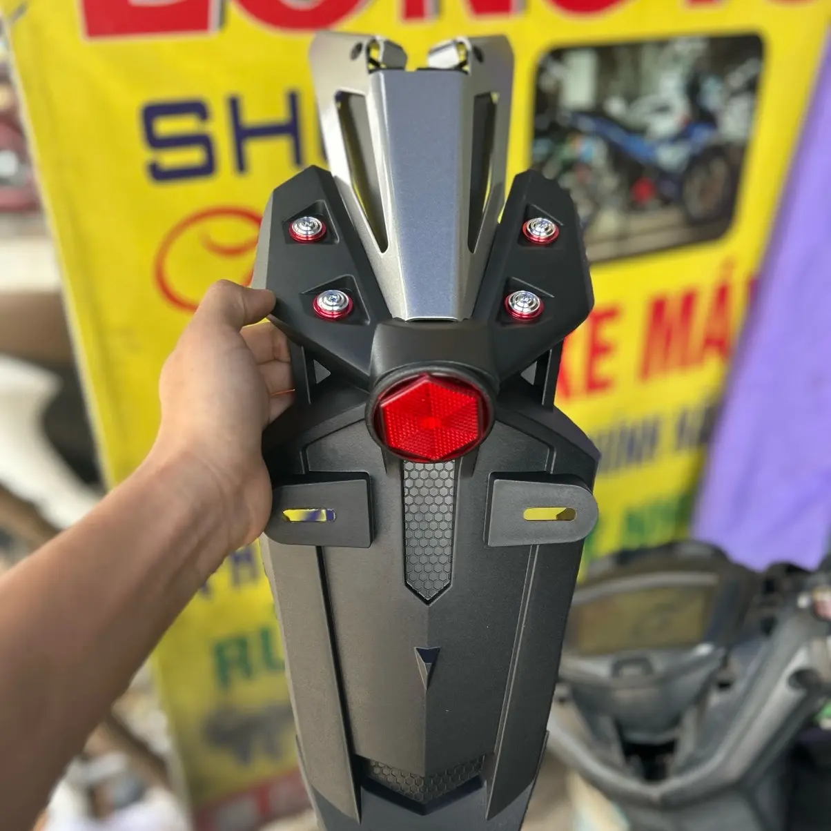 Dè malay gắn cho xe máy exciter 150