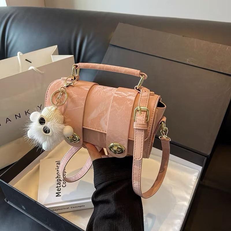 ￼Túi Xách Nữ Cầm Tay Đeo Chéo 2 Dải Da Nhung Kèm Móc Treo Gấu Xinh Xắn Bag Kem 7