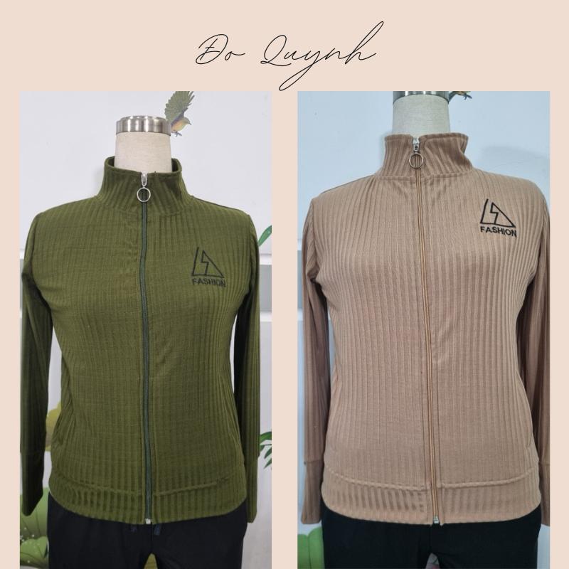 ÁO KHOÁC CỔ TRỤ THUN GÂN ĐŨA TAY XỎ NGÓN TÚI KHOÁ KÉO.