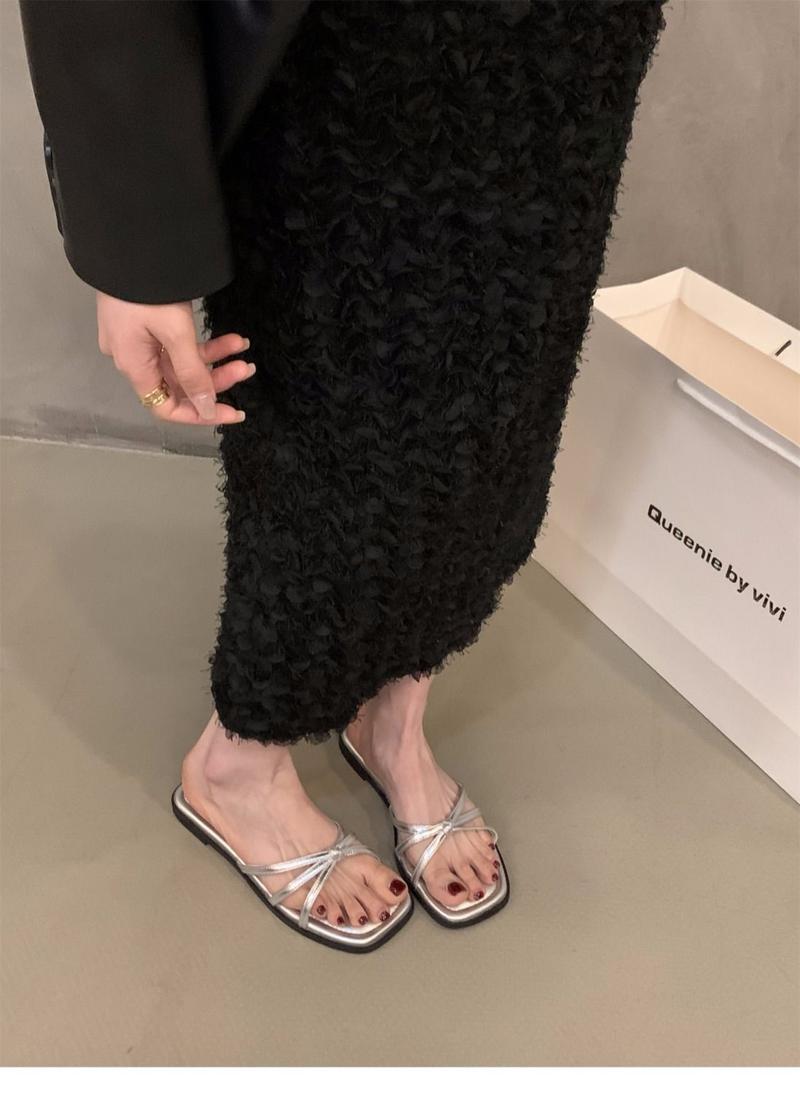 Product Introduction of Selipar Rata, Rekaan Elegan, Untuk Wanita, Sesuai untuk Musim Panas, Boleh Dipakai Di Luar, Tapak Lembut, Kaki Segi Empat, Serba guna, Ringan, Sandal Luaran, Baharu pada 2024 4