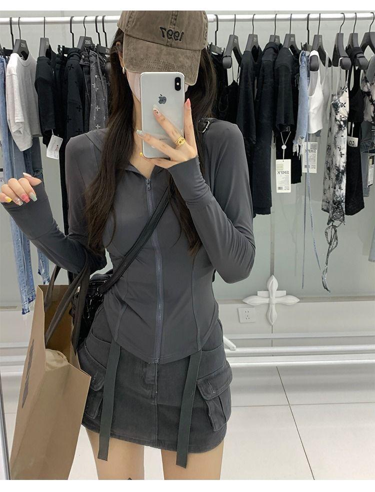 Product Introduction of 2025 New Ice Silk Sunscreen Clothes for Women, slim fit, waist cinching, small stature, slimming, UV resistant, breathable, thin jacket, fashionable and versatile 22