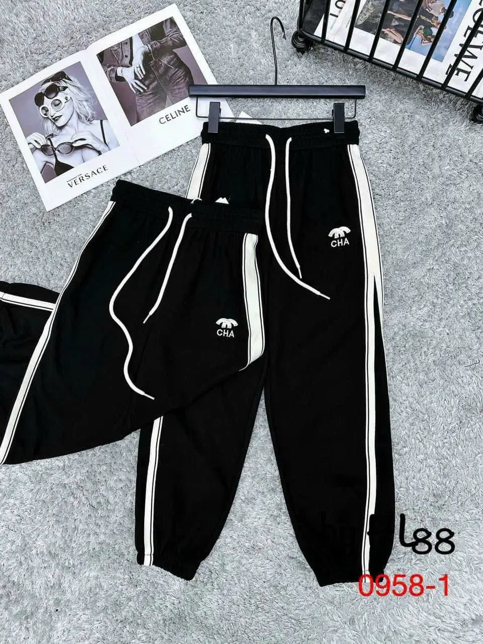 Quần UMI HÀN JOGGER NỮ PHỐI SỌC XẺ  MẶC THOẢI MÁI ,BO CHUN, HÓT 2023 Sport