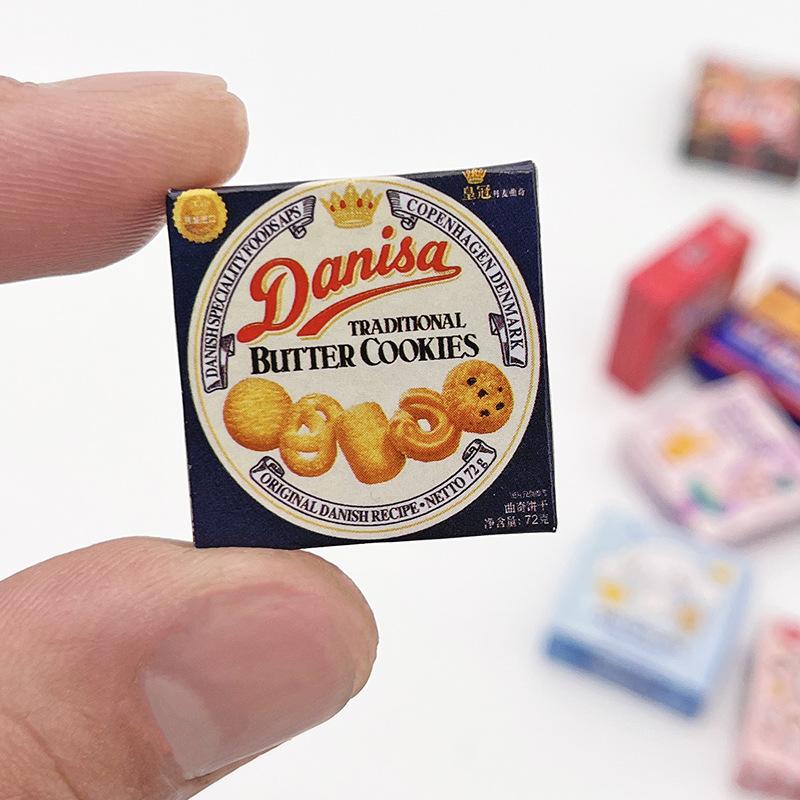  Mô hình giấy bánh Danisa 2.5cm trang trí bàn thờ Thần Tài Thổ Địa mini Diy 