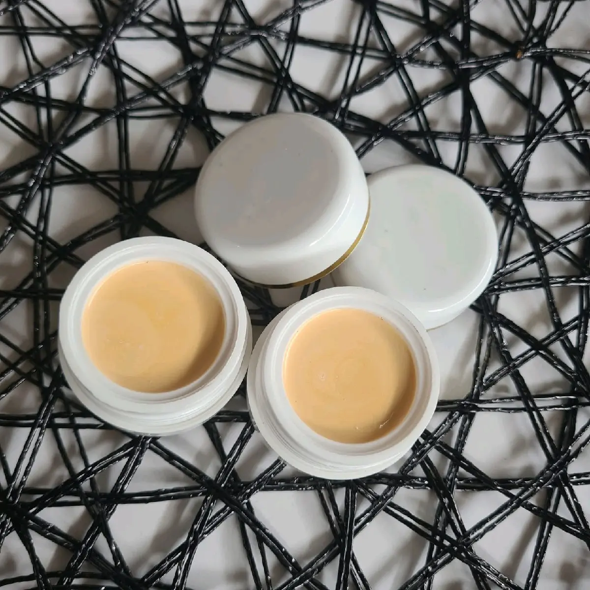 Krim Pagi Pearly Whitening glow spf 50 / Day Snow White / Krim siang Kely Glowing
