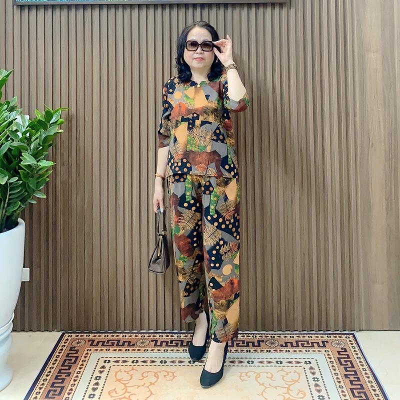  Đồ bộ trung niên mặc nhà   tay lỡ+ quần dài cổ V vải lụa hàn châu  Xưởng trung niên 68  cho các bác các bà từ 45-75kg ,45 đến 80 tuổi - Nữ Women Áo Quần Ngủ Nhung Kem Voi lưng mặc nhà nous  đồ mẹ bộngủ 