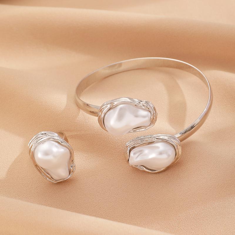 Product Introduction of Southeast Asian Trend Baroque Irregular Pearl Set Jewelry for Women High-end Necklace Earrings Ring Bracelet Choker 9