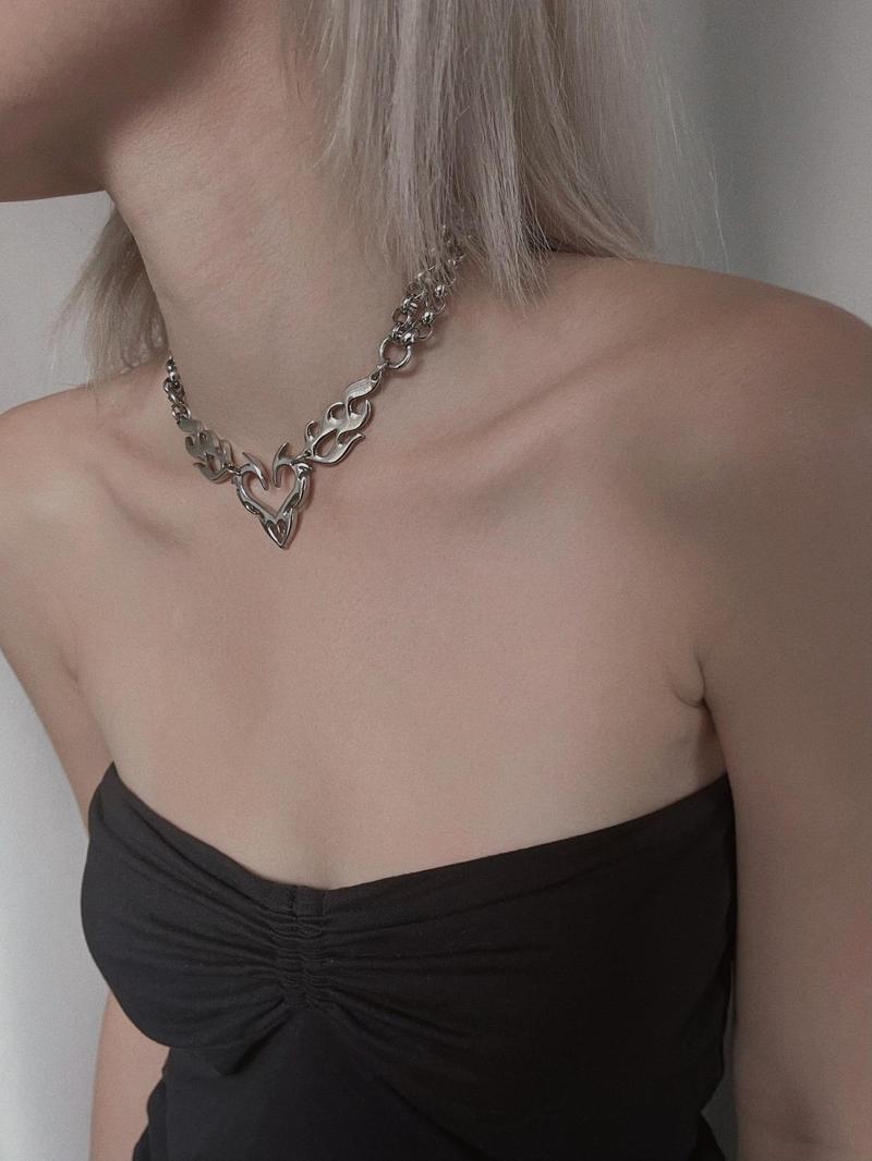 Product Introduction of Punk Style Hollow Out Flame Design Stainless Steel Chain Necklace, Gifts for Girlfriend, Accessories for Men, Fashion Heart Design Jewelry for Party, Daily Decor, Trendy Jewelry for Birthday Gift, Valentine's Day 2