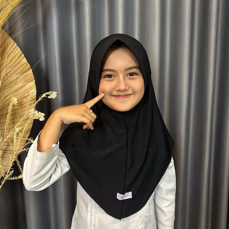 Jilbab Instan Bergo Anak Jersey Premium  Kerudung Anak Azzahra Pinguin Jersey By Nayy.s Cantik Variasi Muslim Tanggung Segitiga Pashmina Nyaman 7