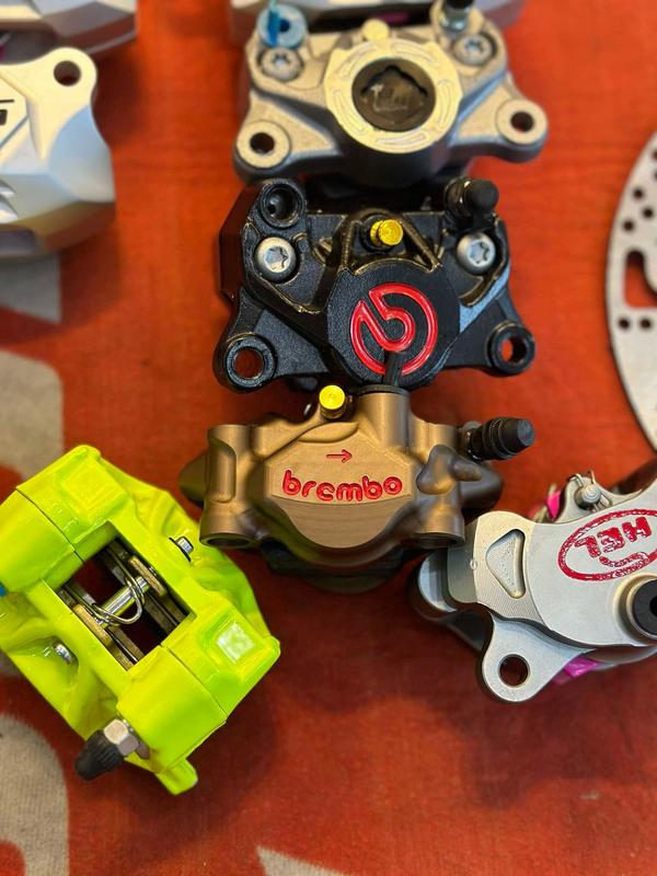 ( Heo thanh lý tồn kho ) heo dầu 2 pis moto3 - brembo logo lớn - heo HeL mẫu cũ thanh lý rẻ !!! Phụ Kiện Phụ Tùng
