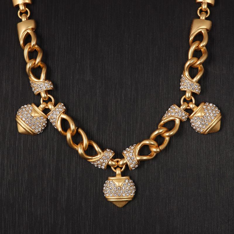 Product Introduction of High-end Fashion Personality Temperament Versatile Retro Jewelry Bright Gold Light Luxury Style Necklace 2025 New Model 2