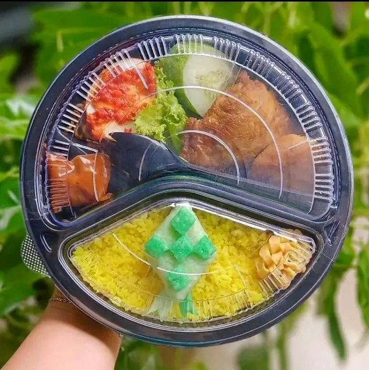 Mika Bento sekat 3+tutupan+sendok 2in1 warna hitam dan putih isi 30set
