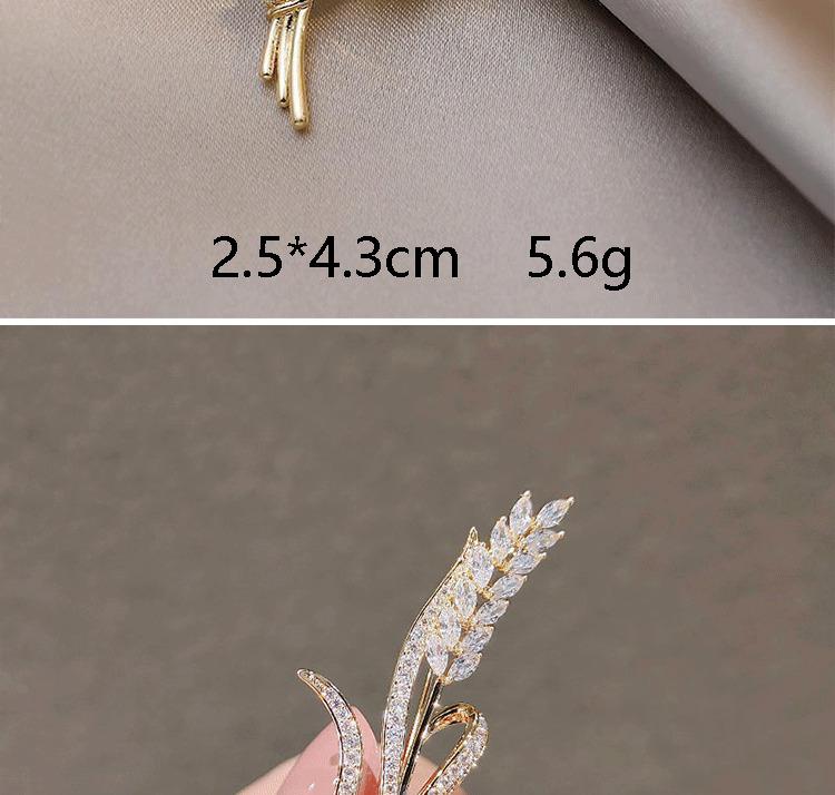 Product Introduction of Flower pearl studded diamond brooch anti glare buckle brooch chest flower small brooch 7