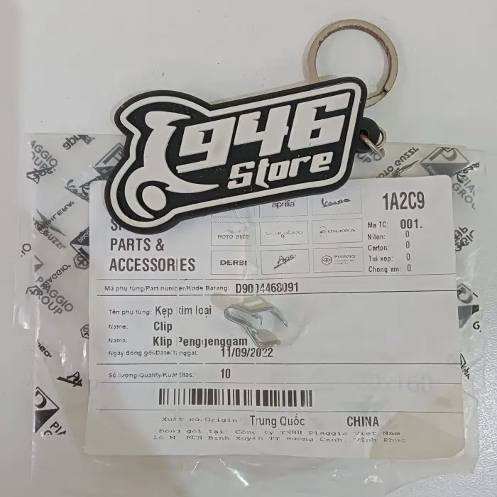 Klip Glove Depan / Klip footstep Vespa Sprint / Primevera 3v iget 3