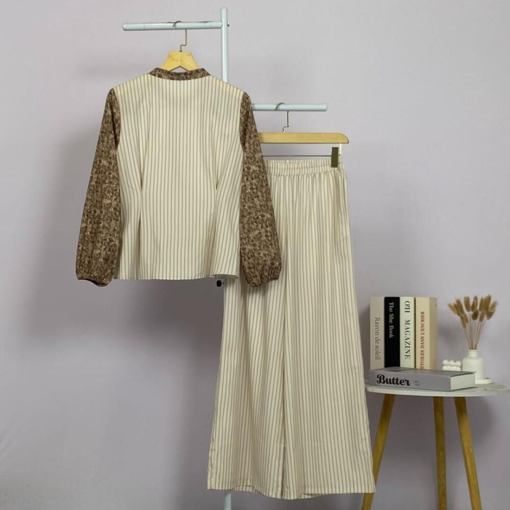 Asaya Setelan serbaguna wanita dengan pola bunga, atasan elegan dengan kemeja bercorak dipadukan dengan celana panjang bergaris