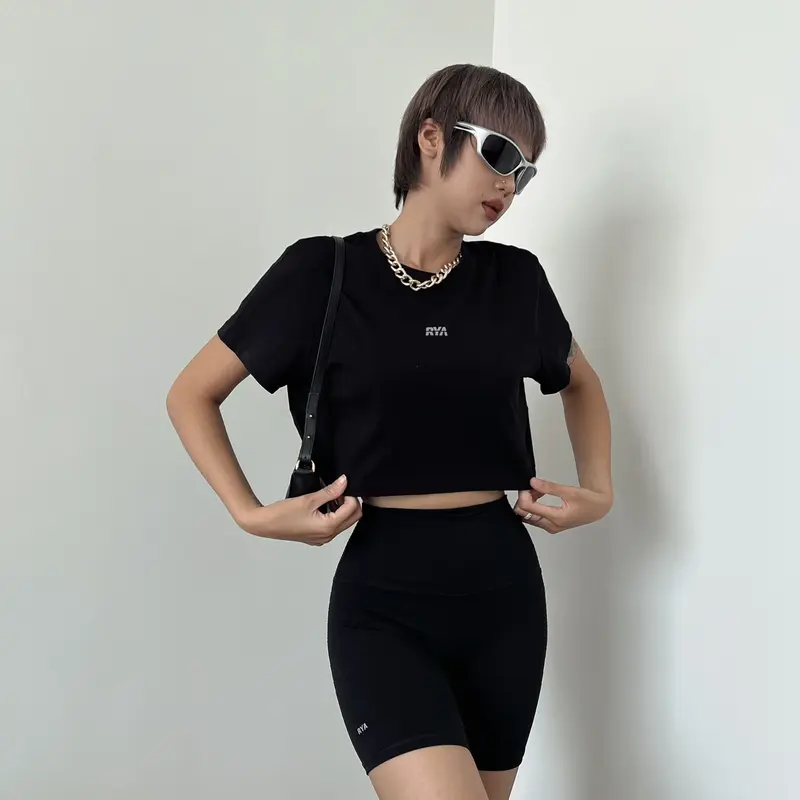 Áo thun croptop nữ Ryactive Comfy Croptop Màu đen 3