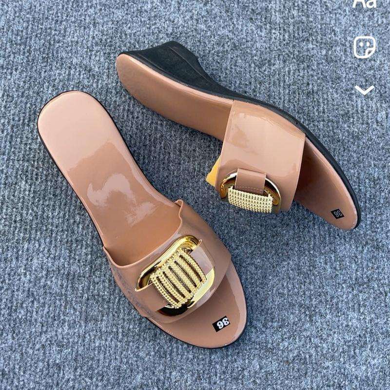 Dép nữ trung niên 5cm, dép cho mẹ da bóng quai khóa 4