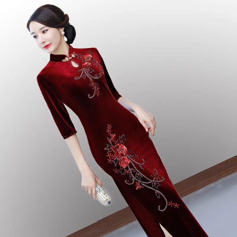 Váy Cưới Sườn Xám, Cao Cấp, Nhung Vàng, Thêu, Thích Hợp Cho Phụ Nữ Trung Người Già Và Cao Tuổi, Váy Xẻ Tà Bó Ôm Sát Hàng Mới Về, Thích Hợp Cho Mùa Xuân Và Mùa Thu 0