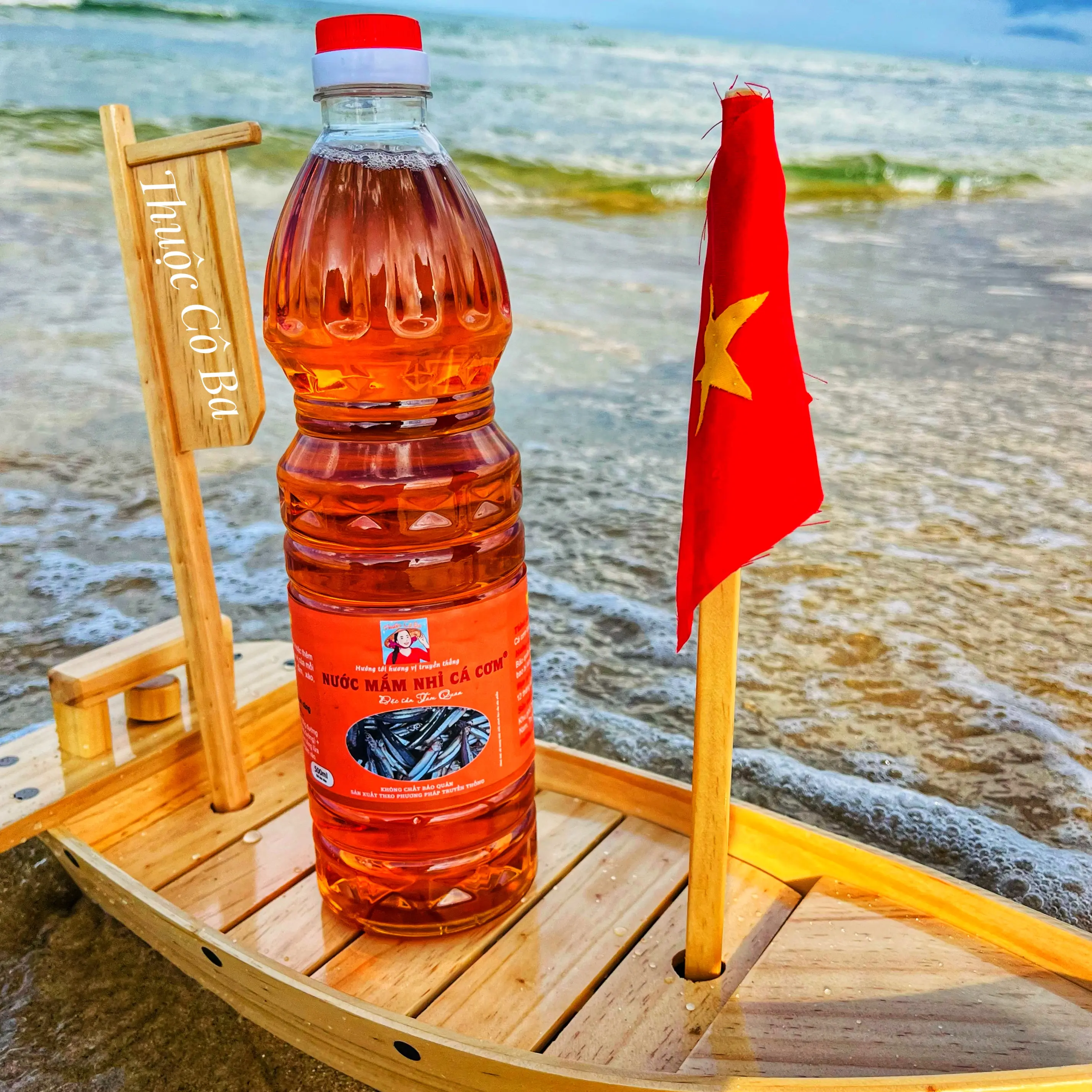 Nước nhỉ cá cơm trắng chai 480ml thuộc cô ba