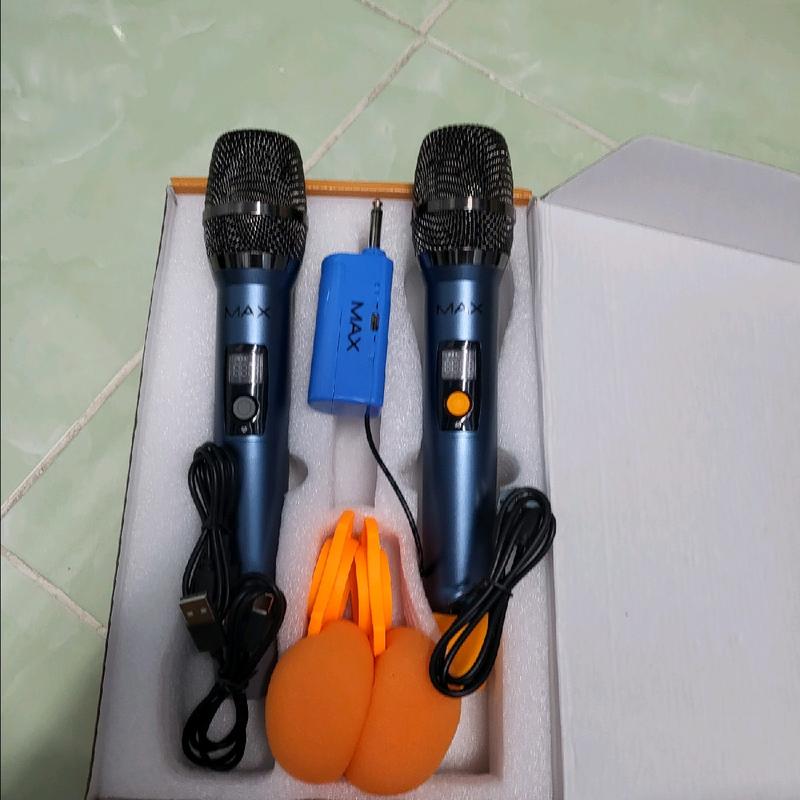 Micro không dây Max 56 pin sạc chống hú tốt