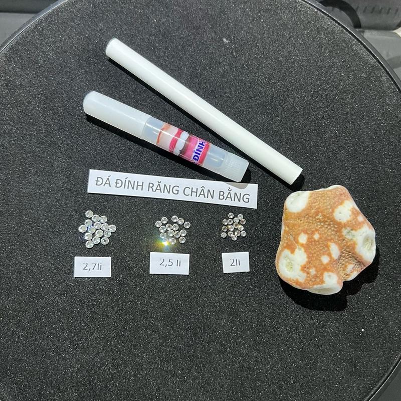 freeship Set 42 Viên Đá Đính Răng Chân Bằng,tặng kèm keo dán và bút