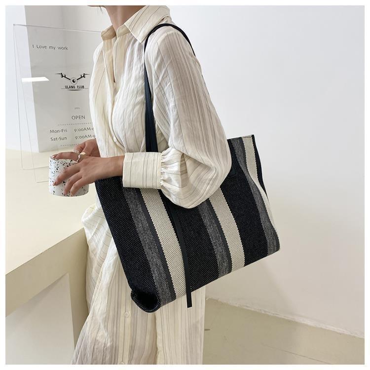 Product Introduction of Túi Vải Bố, Dung Lượng Lớn, Dành Cho Nữ, Túi Tote Thời Trang Người Nổi Tiếng Trên Internet Phổ Biến Mới 2024, Thích Hợp Đi Làm Và Đi Làm, Túi Đeo Vai Lớn 19