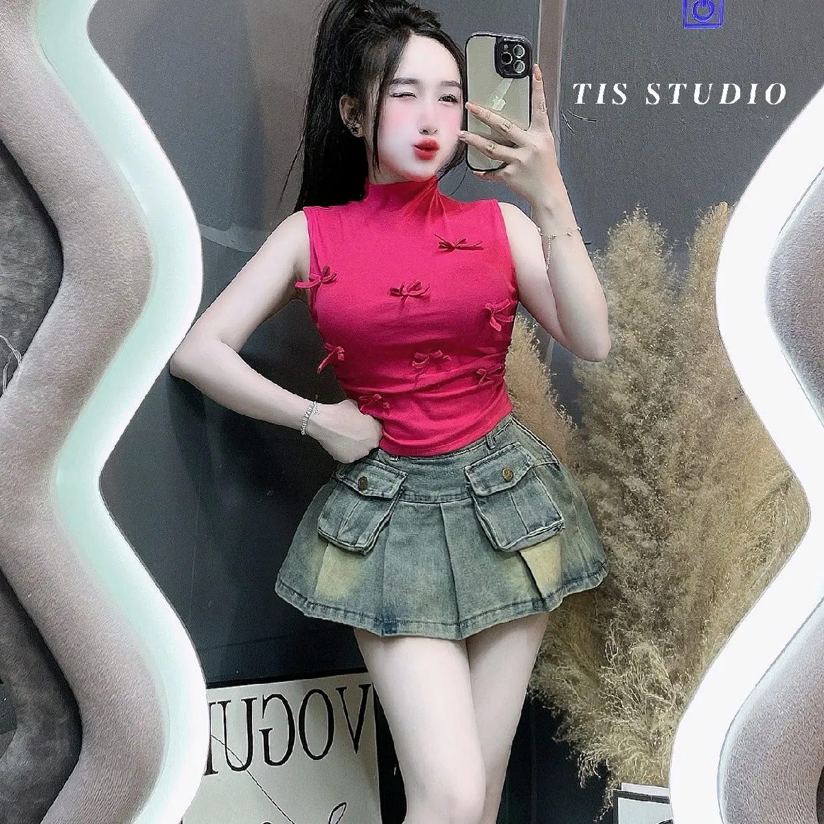 áo thun cổ lọ sát nách may 8 nơ nhỏ.phom crtop