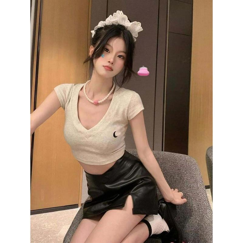 Áo Thun Croptop Mùa hè ngắn tay thêu chữ, cổ chữ V, hợp xu hướng, Phong Cách gợi cảm, Hàng Mới Về 2024 Nữ Women 7