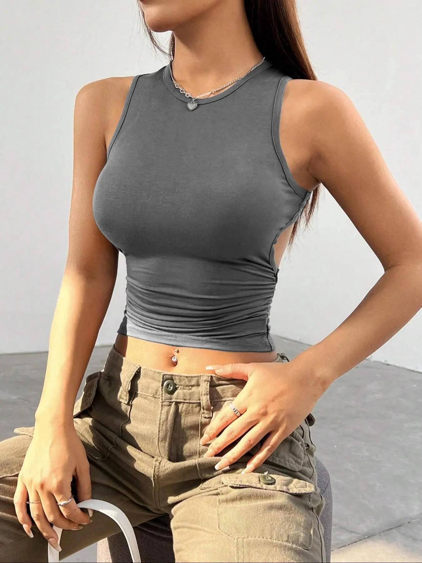 Women's Solid Ruched Backless Crop Tank Top, Casual Sleeveless Round Neck Top for Summer, Ladies Clothes for Daily Wear