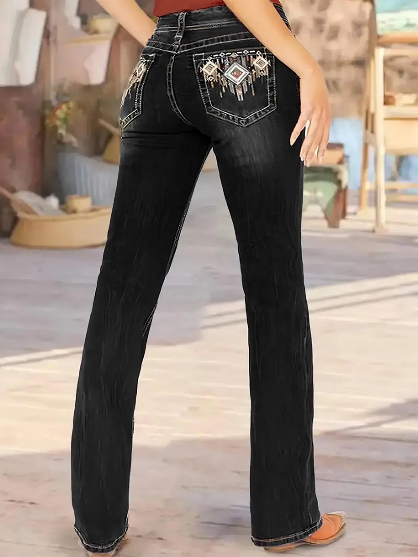 Women's Vintage Embroidering Design Button Fly Pocket Jeans, Casual Fashion Trousers for Daily Wear, Valentine's Day Gift, Ladies Bottoms for Fall & Winter