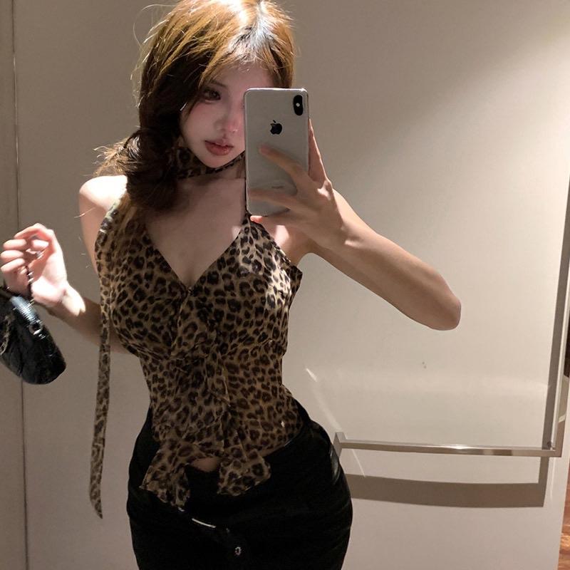 T16 – Áo 2 dây họa tiết beo cổ khoét V có dây quấn cổ style tua rua độc lạ (Vải voan mỏng thoáng mát) 2