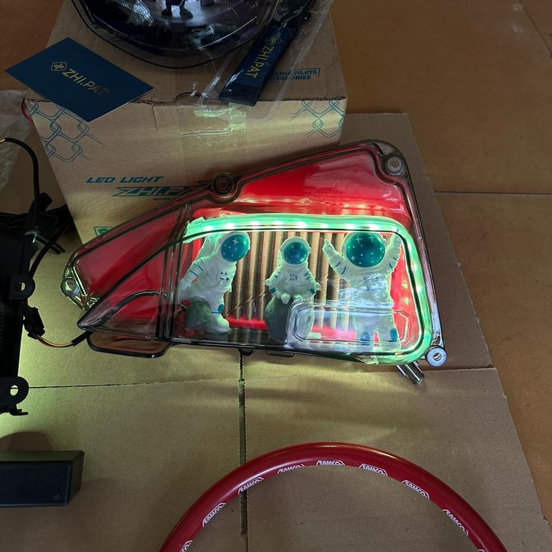 Ốp lọc gió trong suốt xe vision ( có led và các con vật bên trong), chất liệu nhựa trong suốt cao cấp Phụ Kiện Phụ Tùng