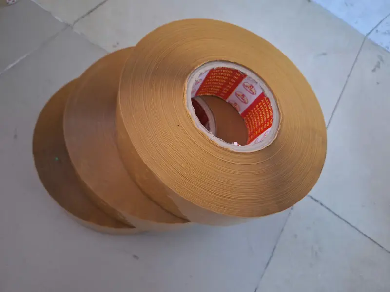 Băng keo ĐỤC siêu dính loai  1 kg/ cuộn  trong ( 1 cuộn= 1kg), chuyên dán thùng hàng nặng, thùng hàng xuất khẩu 2