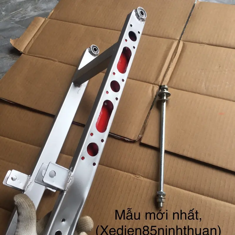 Gắp phay lắp xe điện mẫu mới. 0
