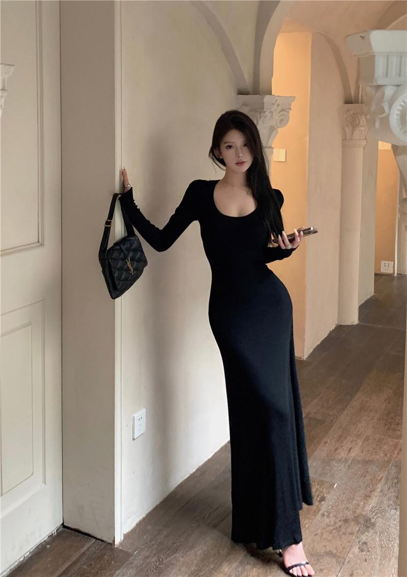 Product Introduction of Spicy girl wine red long sleeved dress with feminine temperament, hip hugging skirt, simple base skirt, slim fit and slimming effect, mid length skirt 14