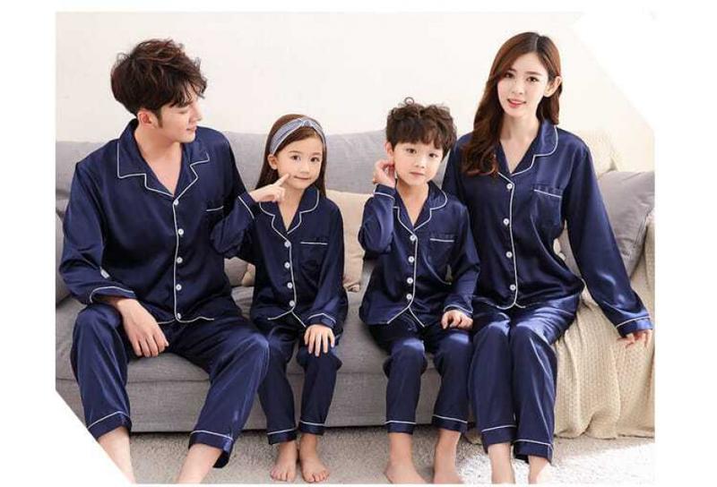 Product Introduction of Korean Style Couple Long Sleeve Parent-Child Pajamas Spring and Autumn Family Three Or Four Mother and Daughter Ice Silk Boys 'And Girls' Home Wear Suit Thin 14