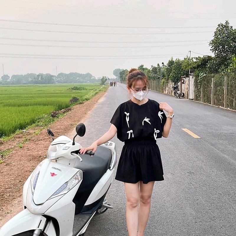 sét bộ liền tay hến đính nơ ,kèm quần sóc Nữ Women 1