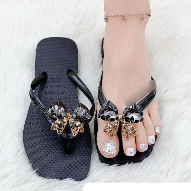 DÉP NỮ SLIM ĐẾ VUÔNG ĐEN GẮN PHỤ KIỆN NHÀ THIÊN TRANG . CAO SU . NGOÀI TRỜI . DU LỊCH . 4 MÙA . ĐI CHƠI . ĐI TIỆC . ĐI DẠO . ĐI TIỆC