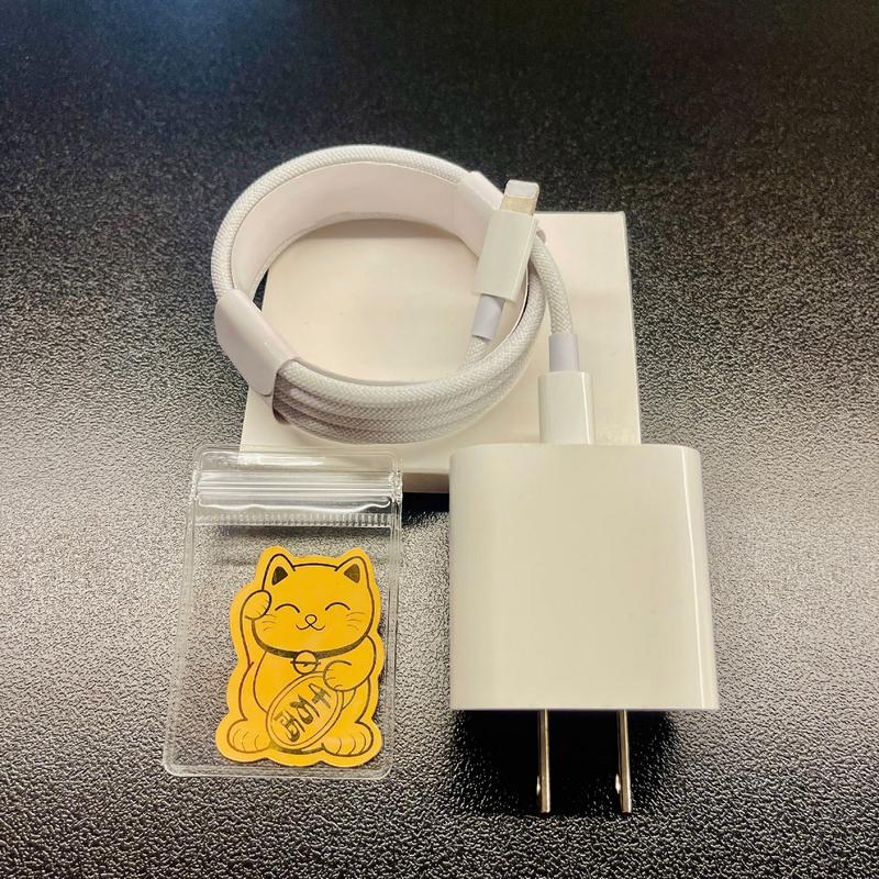 BỘ CỦ DẸT DÂY DÙ CÓ HỘP SẠC NHANH 20W GỒM CỦ VÀ CÁP SẠC DÀNH CHO I.P 5,6,7 ĐẾN 14PRM BH 12 THÁNG KÈM MÈO THẦN TÀI