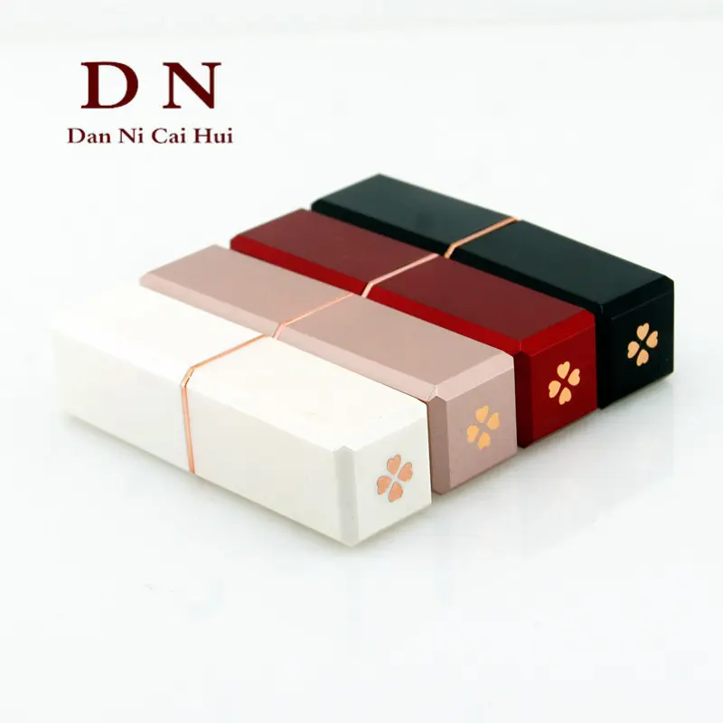 Ống son môi nhiều màu cỏ bốn lá, nhà máy DN Bán Buôn, ống rỗng, hàng có sẵn, cỡ 12,1, logo có thể in Cosmetic Trang Điểm Nữ Mỹ Phẩm Women