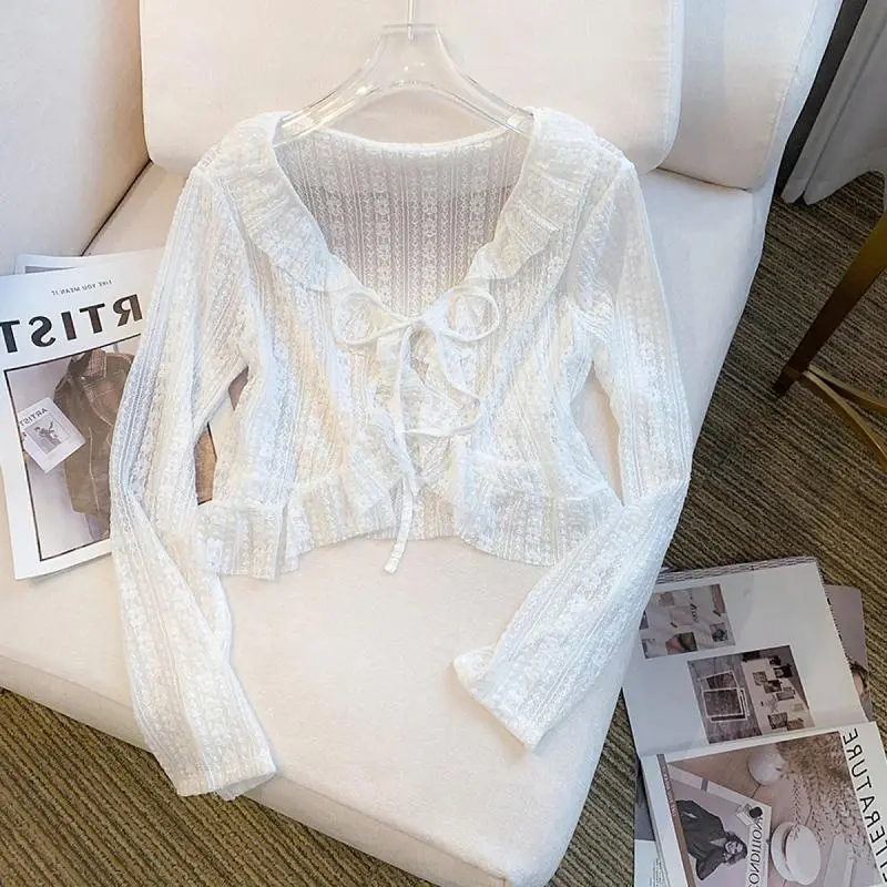 Quần Áo Nữ, Thương Hiệu Nổi Tiếng, Áo Cardigan Ren Chống Nắng, Áo Cánh Mỏng Mùa Hè Cho Nữ, Thiết Kế Buộc Dây Sang Trọng Áo Nhỏ, Thích Hợp Cho Trung Tâm Mua Sắm Chiếm Một Phần Rộng Rãi Women Top Trắng