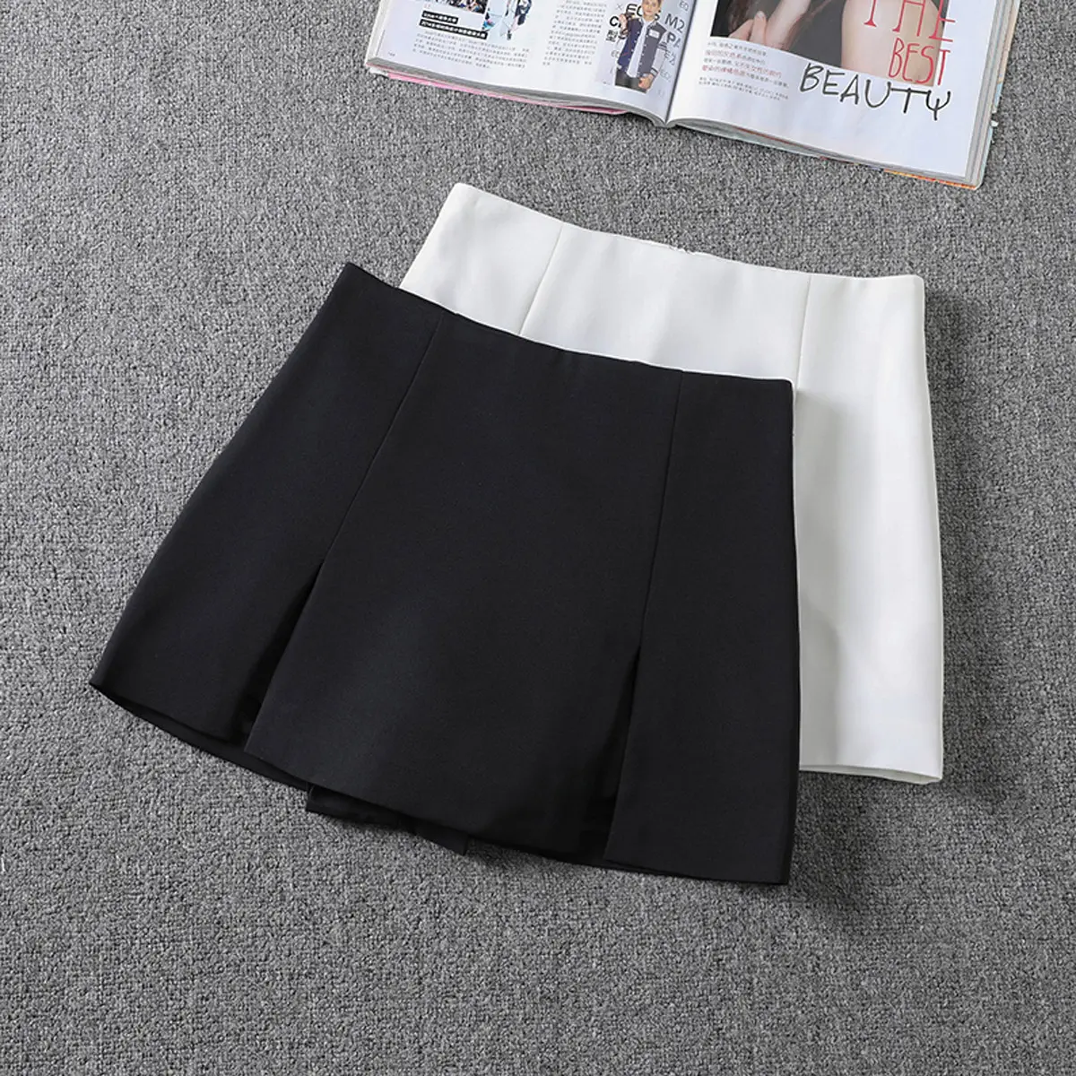PoshBuy.Short skirt, A-line shape, Korean fashion skirt, high waist and hip slit, hot shorts. Hot girl casual pants “8824”