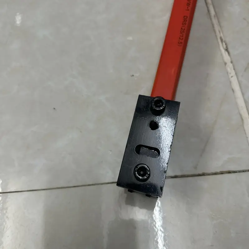 Kìm bấm thanh chuyển động cửa nhôm. Dùng bấm thanh chuyển động lỗ tròn và elip 5
