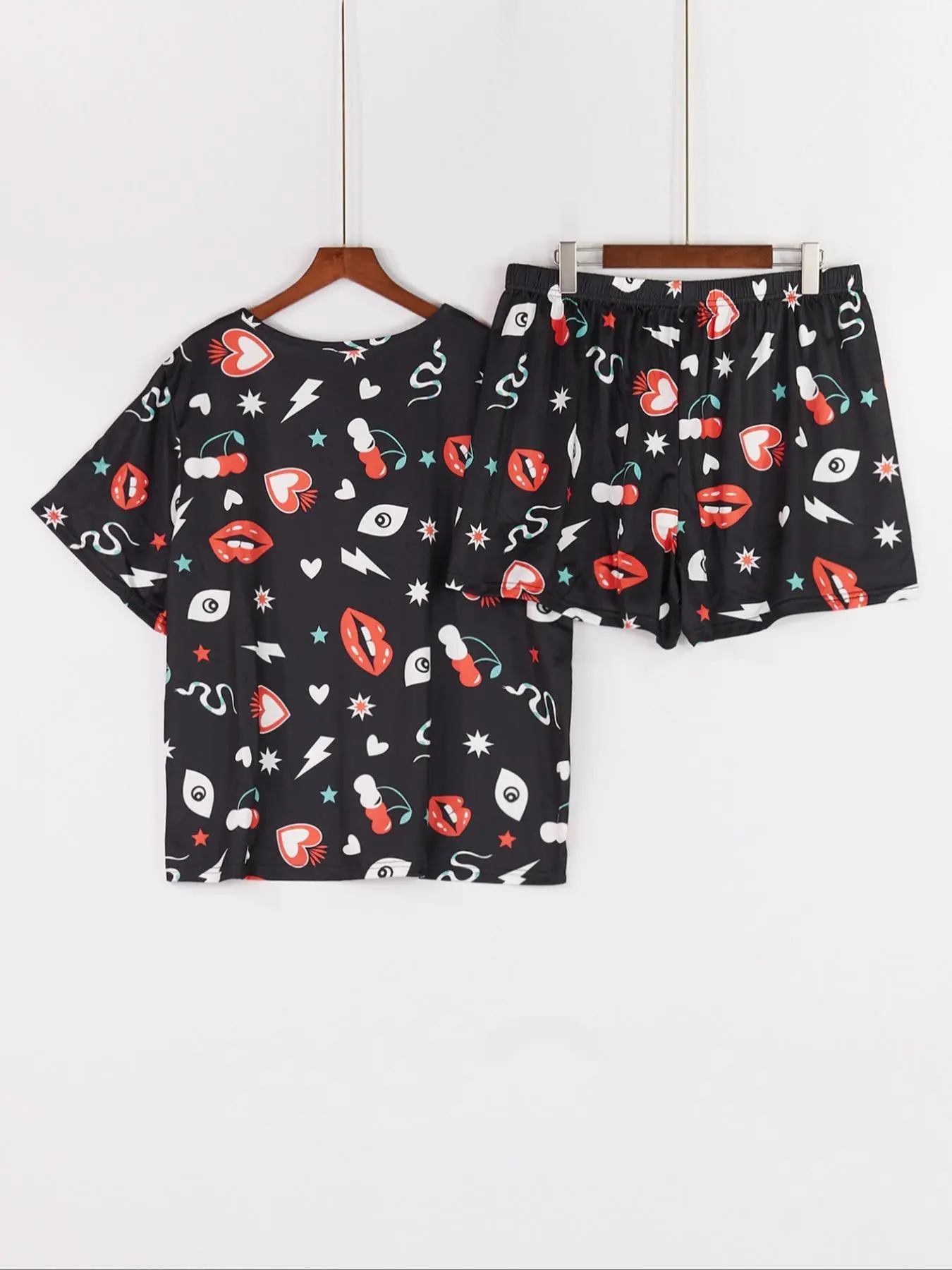 【Plus Size】 Cartoon Print Tee & Shorts Pyjama Set, Casual Comfy Round Neck Short Sleeve T-shirt & Shorts PJ Set, Women's Sleepwear for Summer